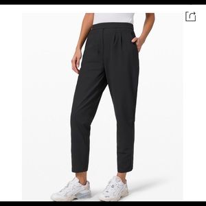 Lululemon Essential High-Rise Trouser 25"